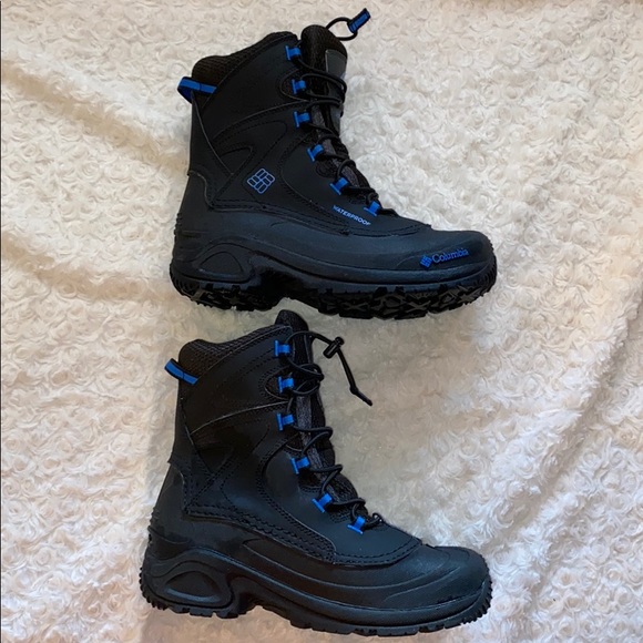 Boys Columbia Snow Boots - Picture 5 of 11